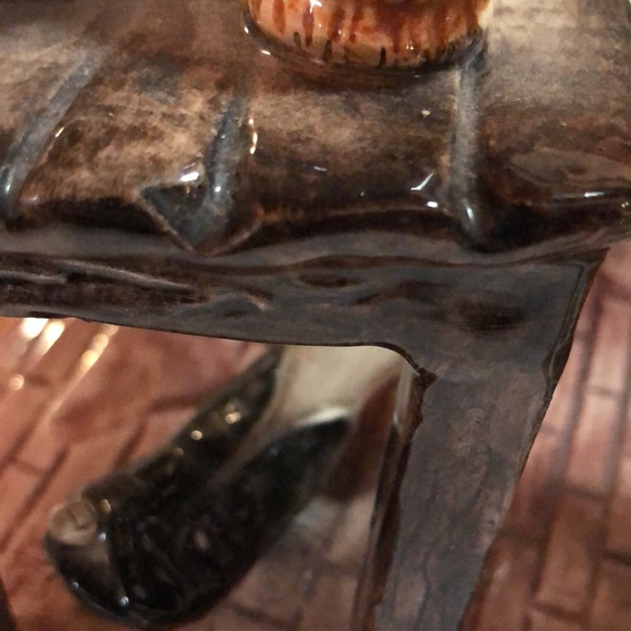 Vintage Derelect cardplayer collectible ceramic sculpture. - Picture 11 of 12